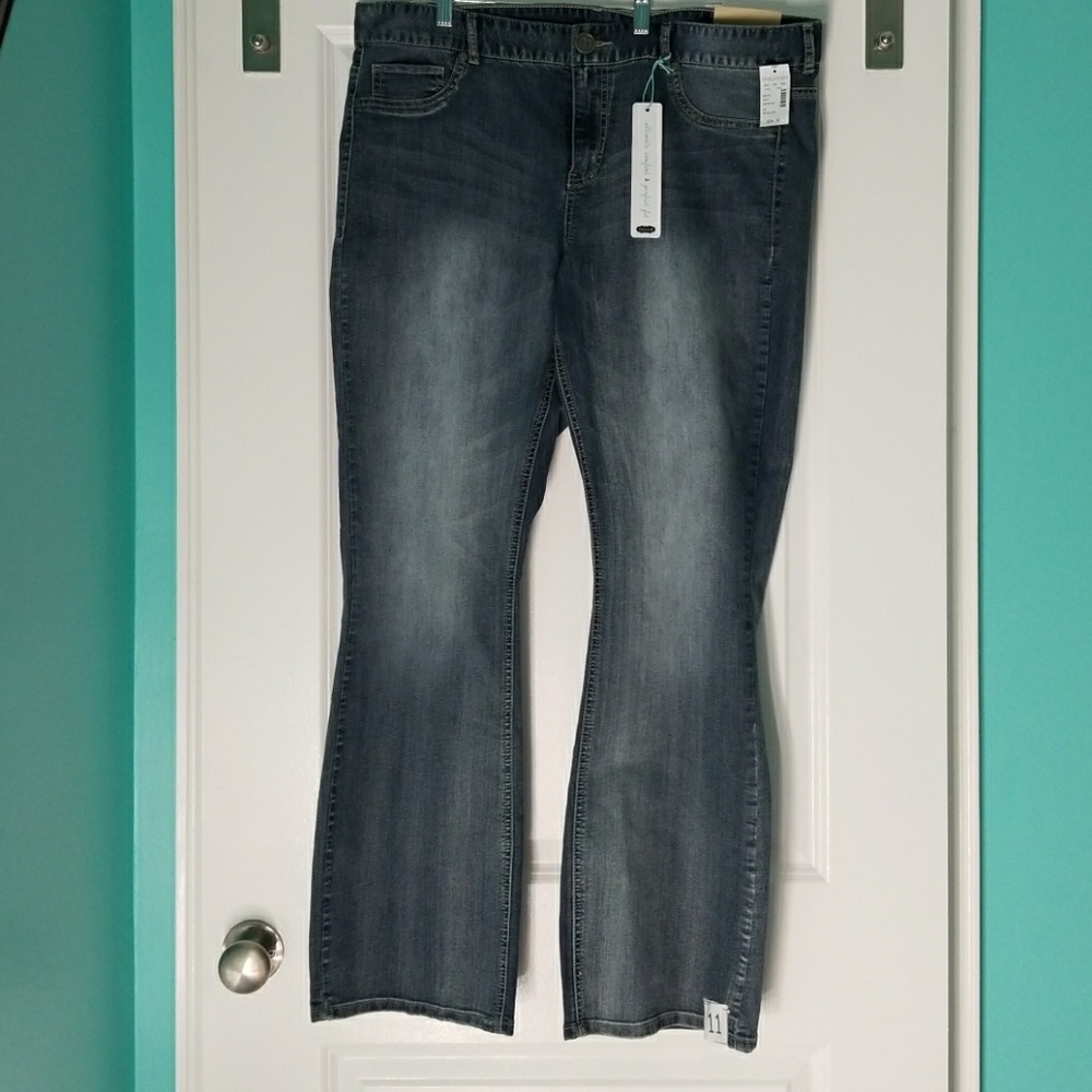 Maurices jeans